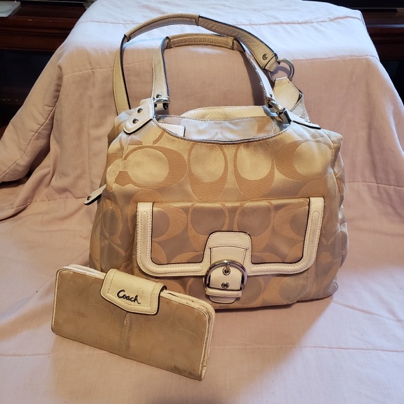 Coach Signature Hobo with Matching Wallet - Picture 1 of 4